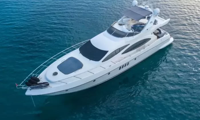 Яхта AZIMUT 68